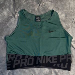 Nike Pro Dri-Fit Crop Top